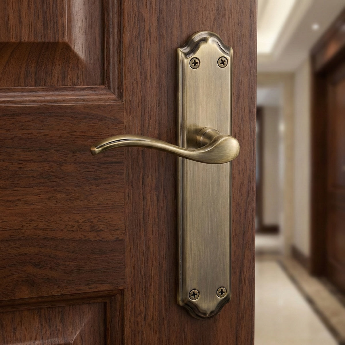 Maniglia modello '301' con placca ovale curva in alluminio finitura cuoio per porte