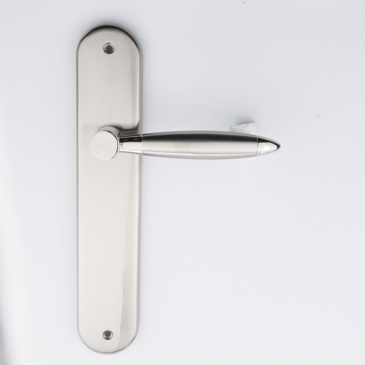 Maniglia in zama con placca ovale finitura nichel combinato per porte modello '630'