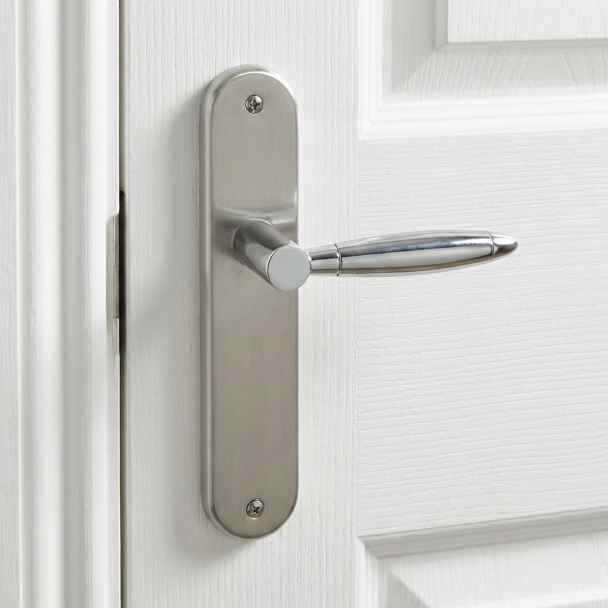 Maniglia in zama con placca ovale finitura nichel combinato per porte modello '630'
