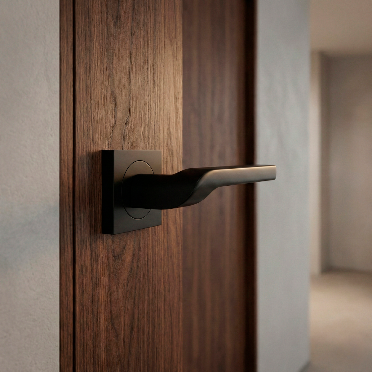 Maniglia in alluminio modello 559 con rosetta quadrata in finitura nera per porte