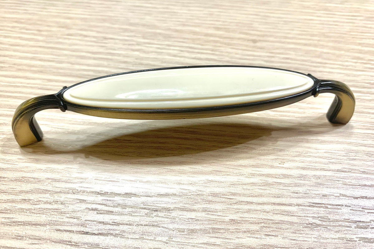 Pomello in pelle e porcellana per mobili e armadi, interasse 128 mm