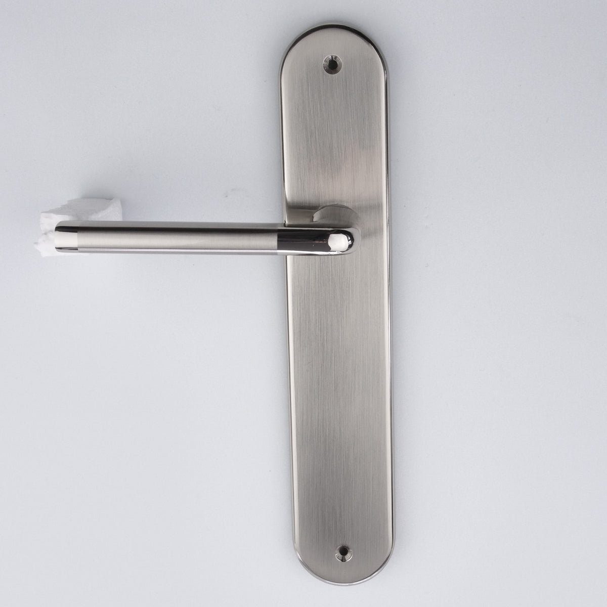 Maniglia con placca ovale finitura bicolore per porte modello '140'